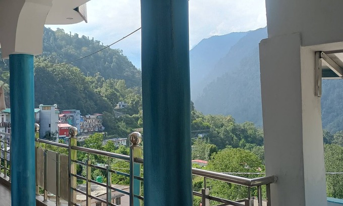Narainkoti Hotel | Satkar Hotel And Restuarant