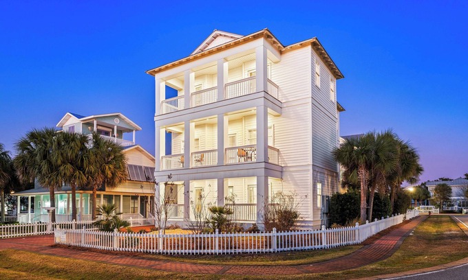 Crystal Shores House | Save!5Kings*HeatedPool*Elevator*BchGear*