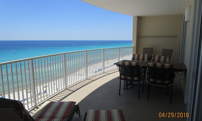 Long Beach Condo | SAVE BIG~OCEAN VIEW~HUGE BALCONY~FREE BEACH CHAIRS~WALKinShower~1king2queens~