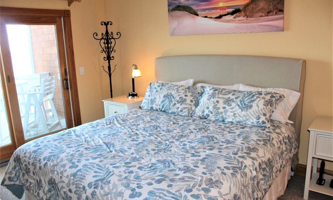 Manteo Condo | SBC1116 - Shallowbag Bay Club 1116
