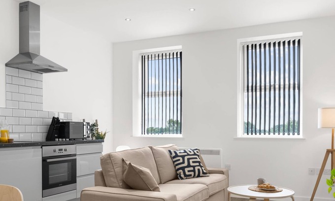 Balsall Common Apartment | SCA- Arden Apartment 3 Triple Bedroom Free Parking