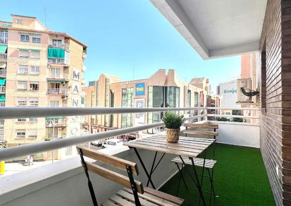 Poligono Alameda Apartment | Scala & balcony by ELE Apartments