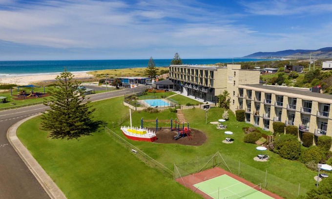 Scamander Hotel | Scamander Beach Resort