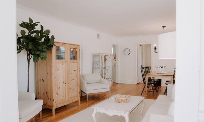 Glen Ellyn House | Scandinavian Inspired - 3 Bedroom