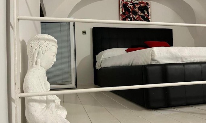 Vittorio Emanuele Apartment | ScarletHouse