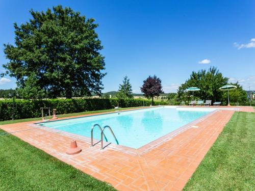 Casole d'Elsa Apartment | Scenic Apartment in Casole d'Elsa with Pool