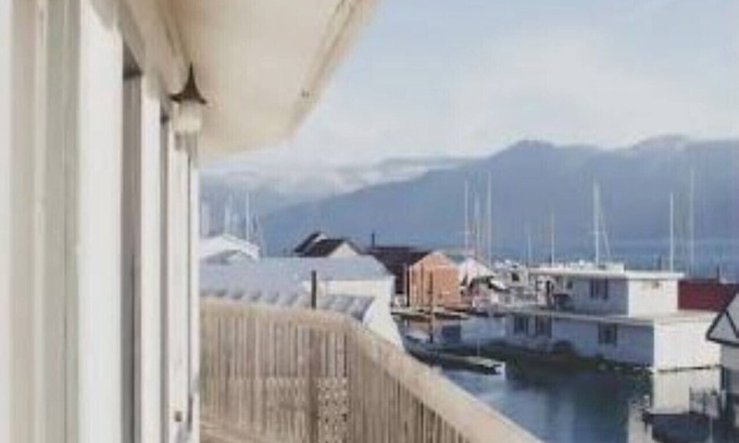 Bayview Hotel | Scenic Bay Motel room 3