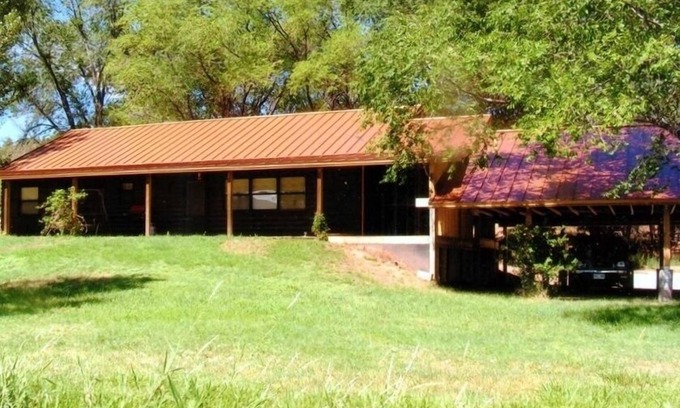 Cortez Cabin | SCENIC CABIN 35Ac Peace&Quiet Creek Pets Hiking 35min-MesaVerde, 5min-SandCanyon