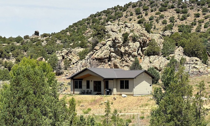 Saratoga Cabin | Scenic cabin on the Snowy Range Highway