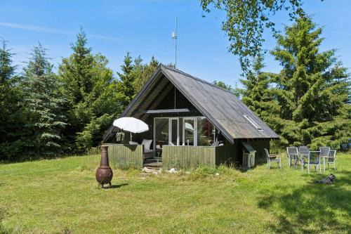 Næsby Strand House | Scenic Cottage Within Walking Distance To Beach