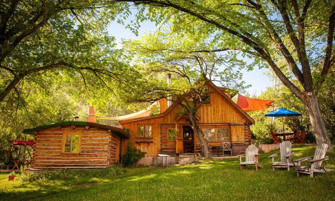 New Castle Other | Scenic Creekside Pet Friendly Ranch House with 5 Cabins and Sauna.