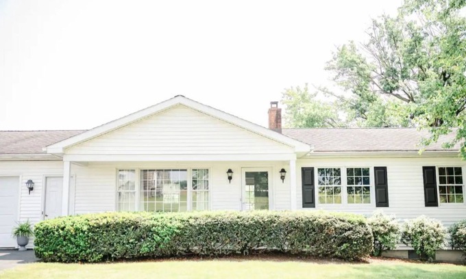 Witmer House | Scenic Farmview House w/Hot Tub and Rec Room