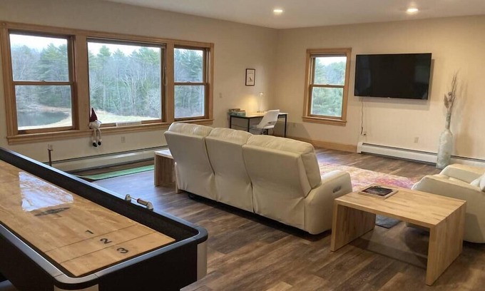 Topsham Apartment | Scenic Game Room at Augusta Road