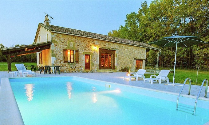 Biron House | Scenic Holiday Home in Biron with Private Swimming Pool