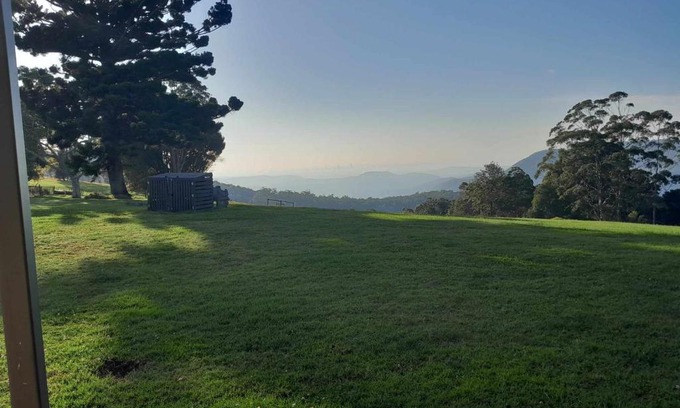 Mount Tamborine House | Scenic Mountain Retreat