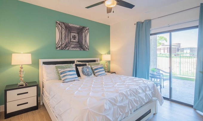 Paradise Valley Village Condo | Scenic Patio》Pool, Hot Tub, King Beds + Golf!