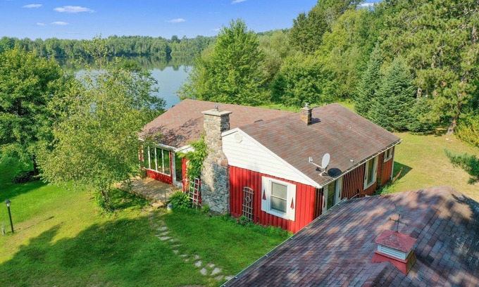 Crivitz House | Scenic, Serene Lakefront Cabin — Wood Stove