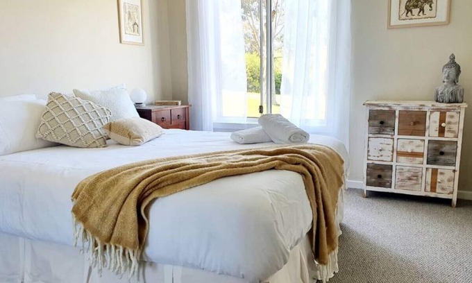 Lake Hume Village Apartment | Scenic Villa -Second Storey- Lake Hume Resort