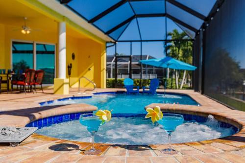 Fort Myers Villa | Scenic water view, 2 master suites with direct pool access - Villa Casa Amarilla