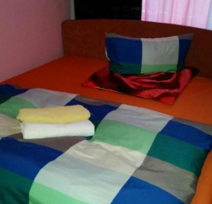 Milbertshofen - Am Hart Apartment | Schöhne Zimmer mit Doppelbet