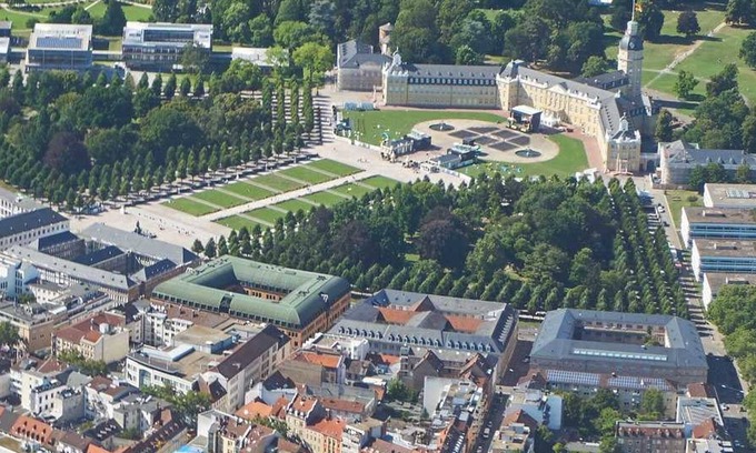 Karlsruhe City Centre Apartment | Schöne, Gemütliche und Zentrale Wohnung mit Großem Balkon - Appartement mit 3 Schlafzimmern