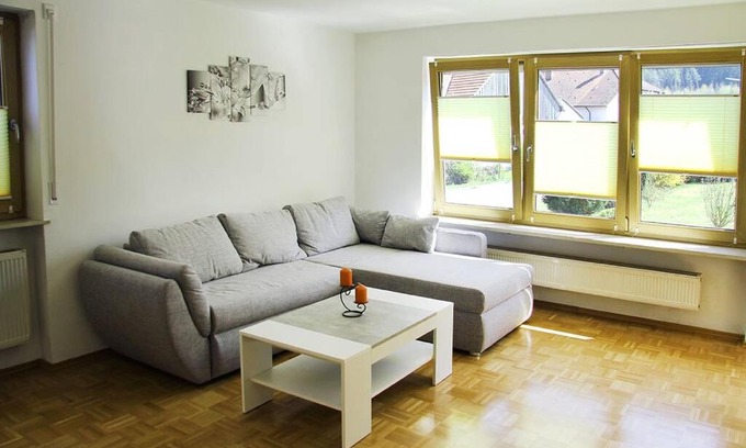 Berching Apartment | Schöne helle Ferienwohnung in Waldnähe