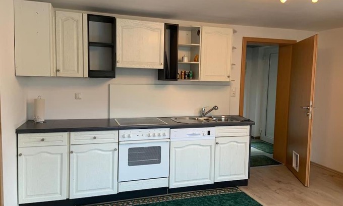 Schramberg Apartment | Schöne moderne & rustikale Einliegerwohnung mit Küche