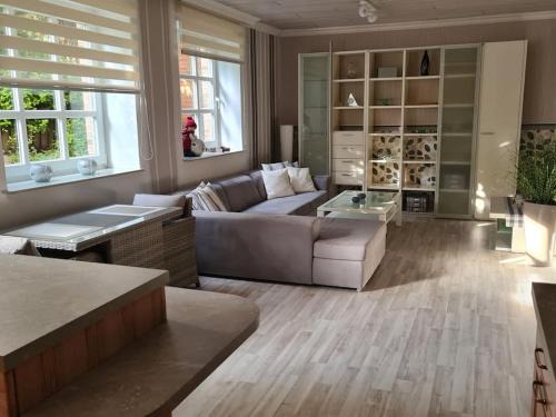 Barmstedt Apartment | Schöne Moderne Unterkunft in Ruhiger Lage