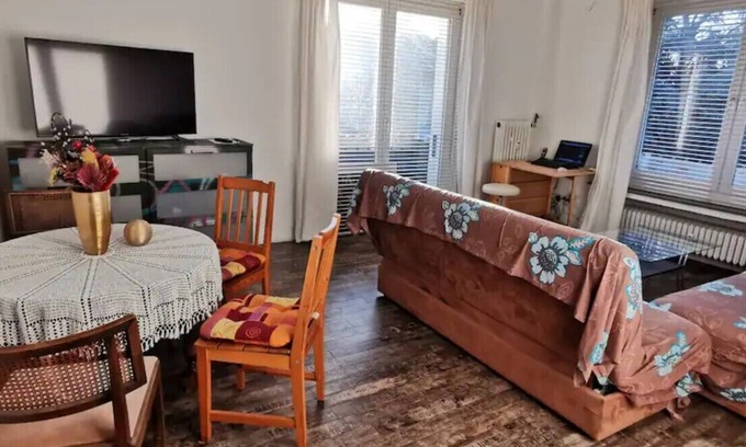 Bilk Condo | Schöne Wohnung in super Lage! Ruhig und dennoch alles sehr gut erreichbar.