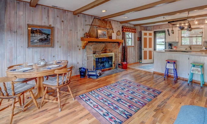 Ruidoso Cabin | Schaffer Scherenity | Pet Friendly, Hot Tub, Fence