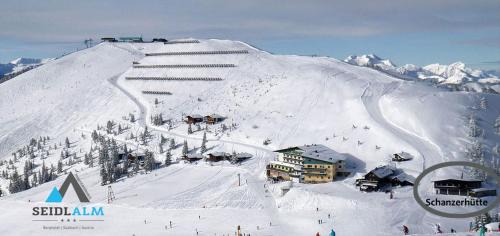 Vorderglemm House | Schanzerhütte