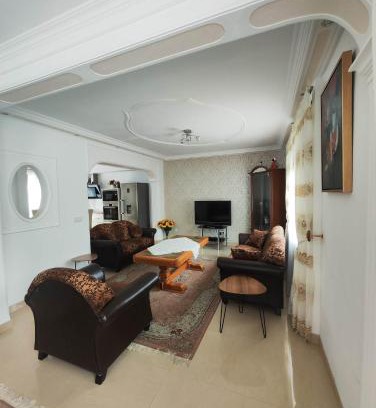 Niederzwehren Apartment | Schickes 110qm Ferienhaus in Nähe VW, Messe,DEZ und Orangerie