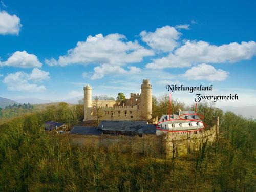 Bensheim Apartment | Schloss Auerbach Große Ferienwohnung