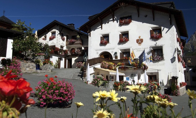 Engadin Scoul Hotel | Schlosshotel Restaurant Chastè