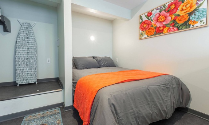 South Kansas City Apartment | Scholars Row 109 - Studio Suite!