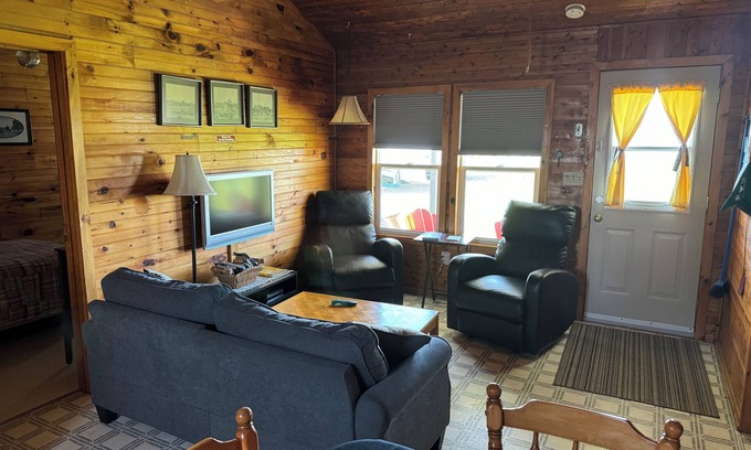 Summerside Cottage | Schurmans Shore Waterfront Cottage #9