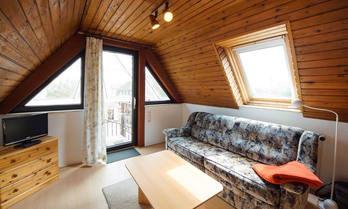 Eldena Apartment | Schwalbennest - Holiday accommodation Warnke family