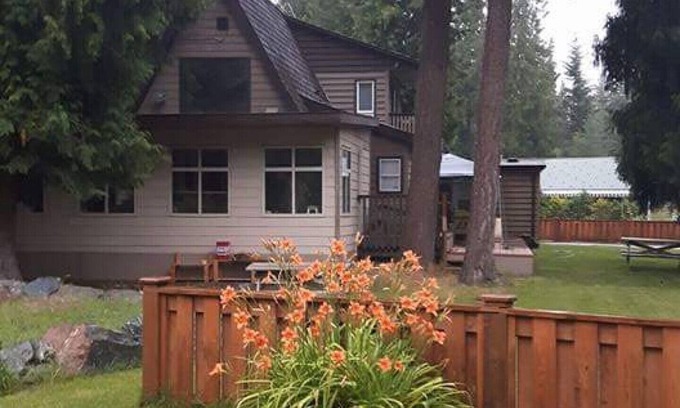 Scotch Creek Cabin | Scotch Creek Lodge - Adjacent to Shuswap Lake Provincial Park