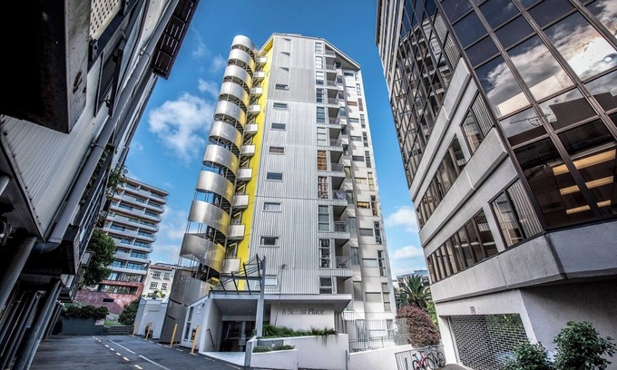 Newton Apartment | Scotia Tower Garden Apartment