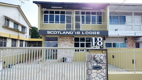 George Town Cabin | Scotland 18 Lodge