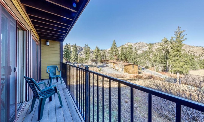 Alpine Meadows Apartment | Scott Peak Views