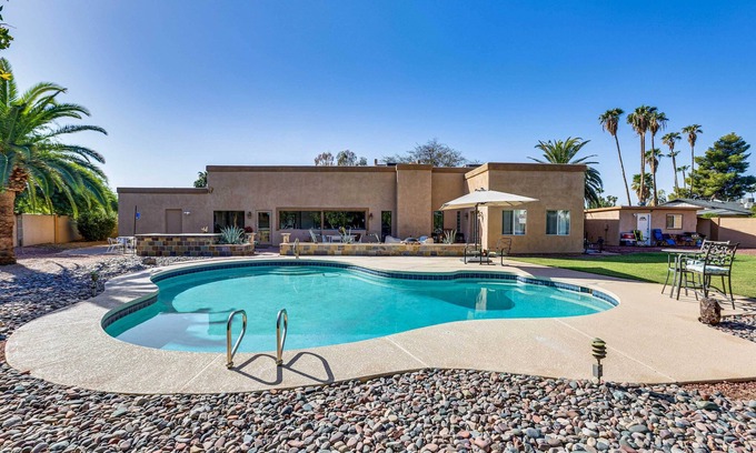 Avant House | Scottsdale Biohack Healthy Dream Retreat!