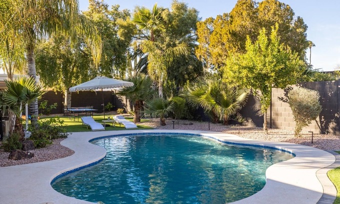 Raskin Estates House | Scottsdale Dreyfus 5 Bedroom Home by RedAwning
