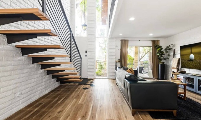 Security Acres House | Scottsdale Loft Walk to Old Town Perfect Location!