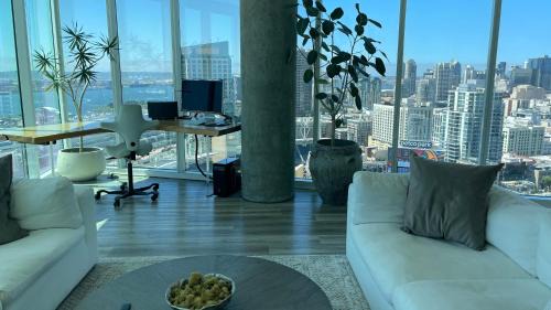 Pacific Terrace Apartment | SD Sanctuary 360 Skyline Jewel