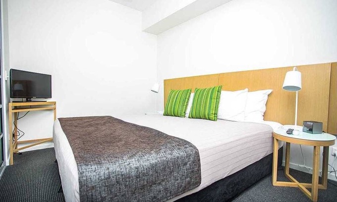 Darwin City Centre Apartment | Sea and City View Single Bedroom Apartment