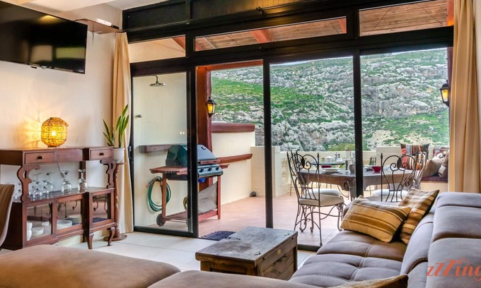 Xlendi Apartment | Sea and Cliff Views in a Modern Apt w/ Terrace