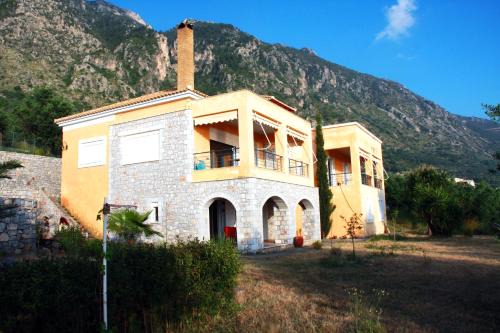 Diasella House | Sea and Mountain View