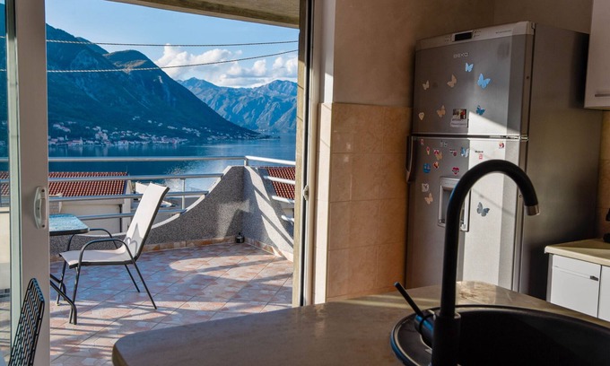 Dobrota Apartment | Sea and Nature View Flat w Balcony in Kotor