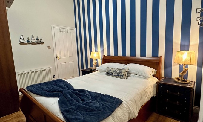 Ayr Apartment | ‘Sea Ayr’ City Centre Apartment with 2 x King Beds